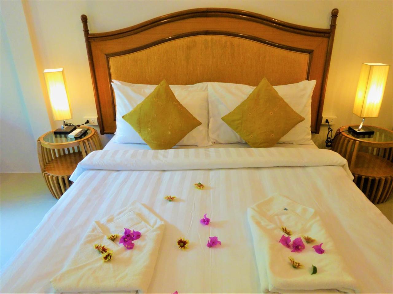 Bangrak Pier Samui Resort Ngoại thất bức ảnh